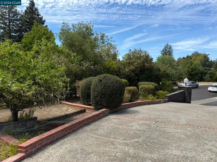 3611 Vista Charonoaks, Walnut Creek, CA 94598 - #3