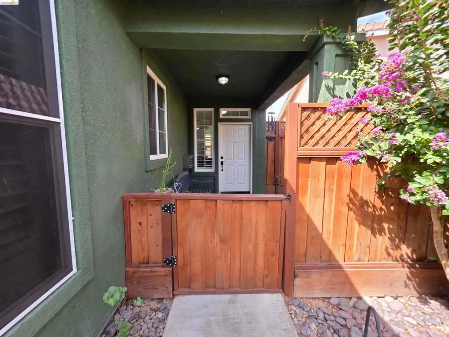 2607 Glow Rd, Riverbank, CA 95367 - #3