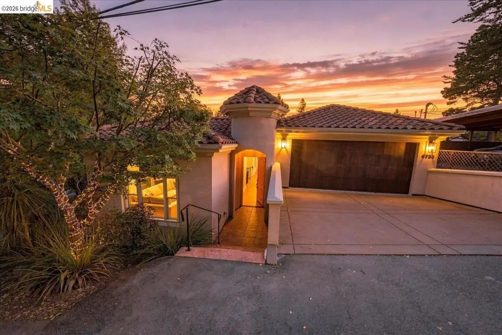 6733 Longwalk Dr, Oakland, CA 94611 - #1