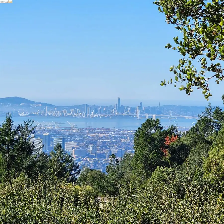 6733 Longwalk Dr, Oakland, CA 94611 - #3
