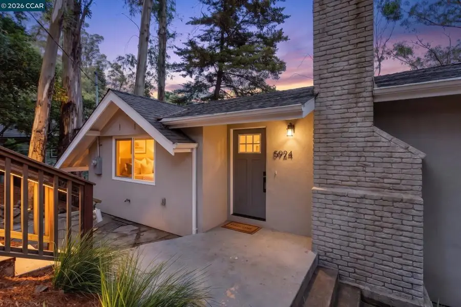 5924 Balboa Dr, Oakland, CA 94611 - #2