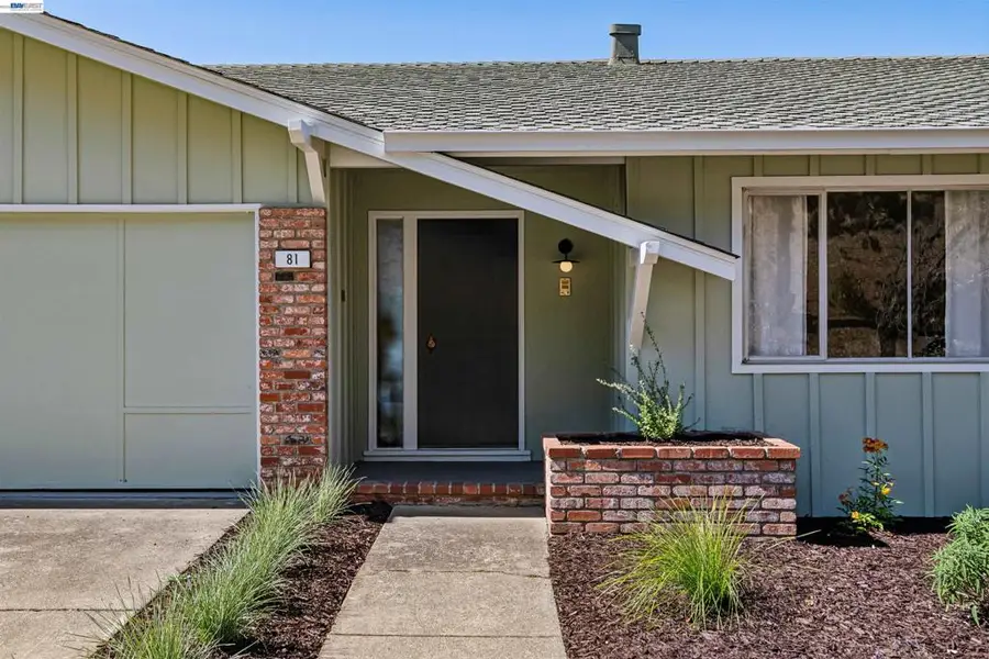 81 Colgett Dr, Oakland, CA 94619 - #2