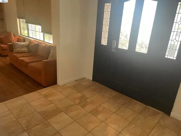 2204 Cheyenne Way, Modesto, CA 95356