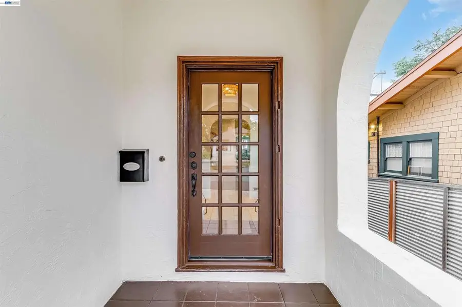 422 Monterey St, Vallejo, CA 94590 - #2