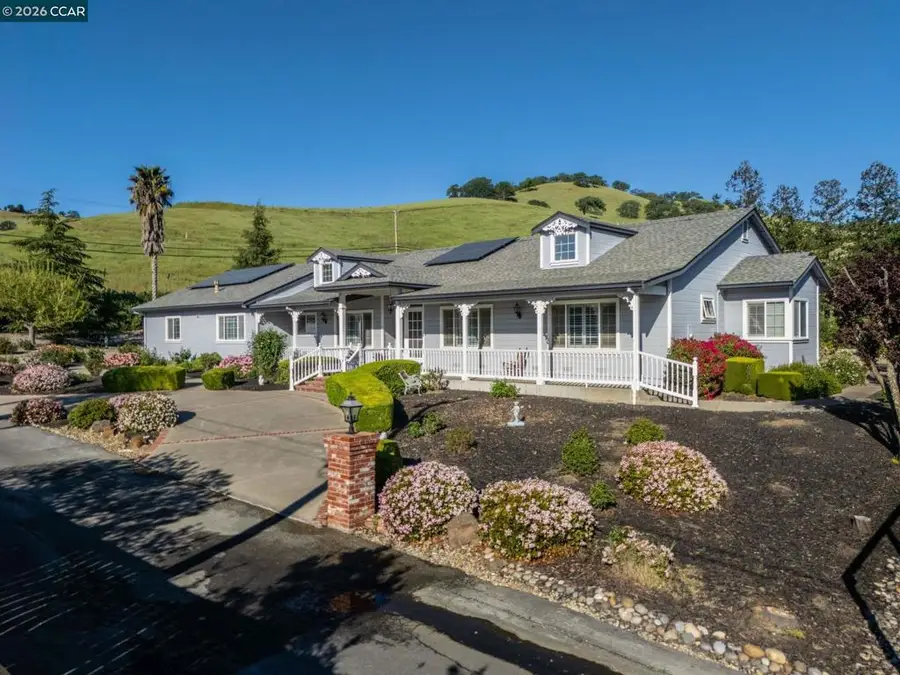 8106 Marsh Creek Rd, Clayton, CA 94517 - #3