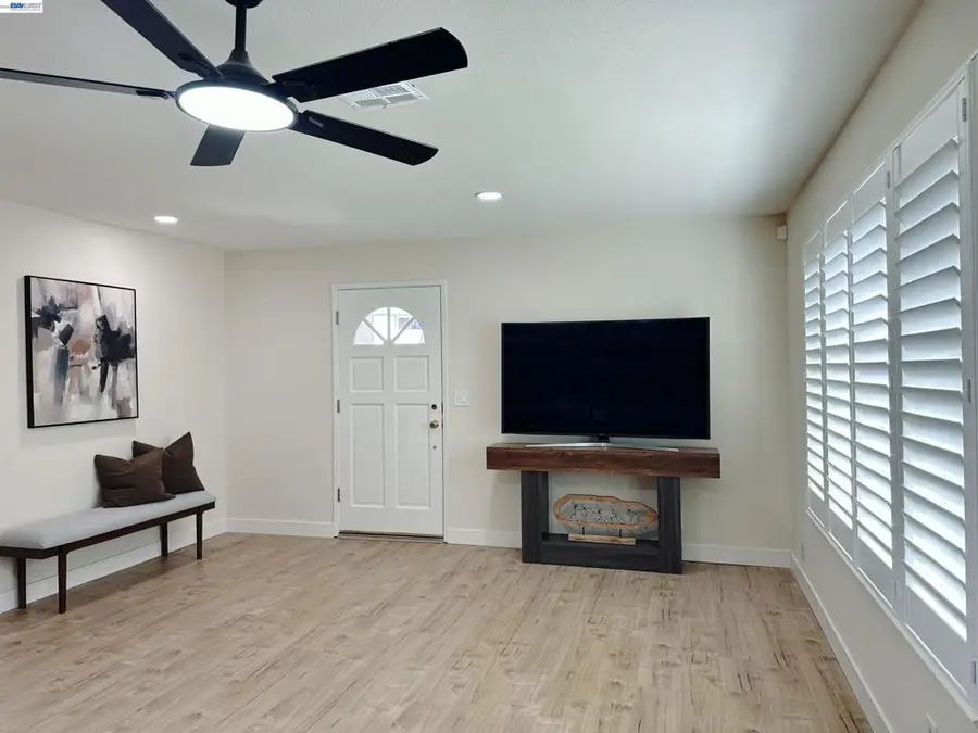 4242 Lunar Way, Union City, CA 94587 - #2