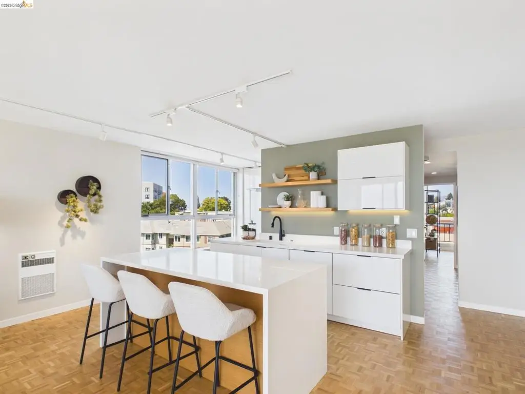 320 Lee St #702, Oakland, CA 94610 - #1
