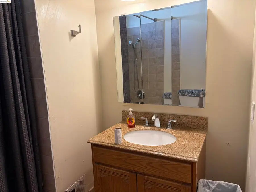 1092 Black Diamond St, Pittsburg, CA 94565 - #3