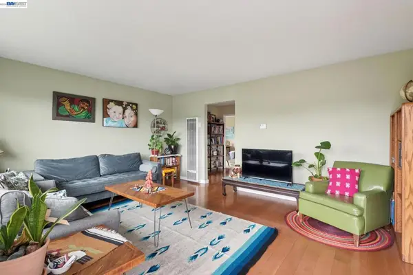 3054 Bona St #D, Oakland, CA 94601