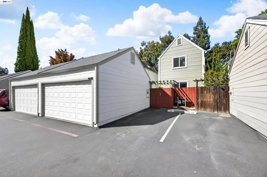 439 W Golf Circle, Manteca, CA 95337 - #1