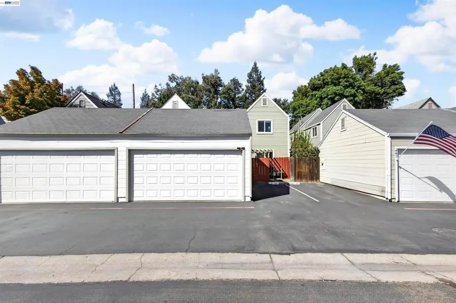 439 W Golf Circle, Manteca, CA 95337 - #2