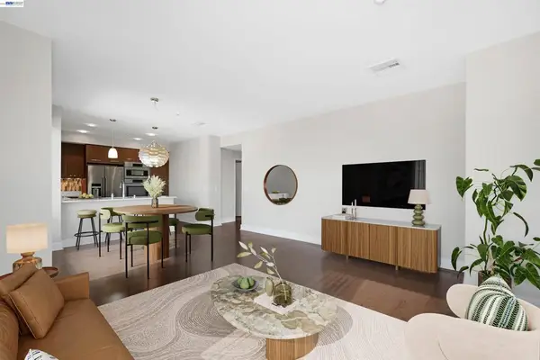 555 Ygnacio Valley Rd #318, Walnut Creek, CA 94596