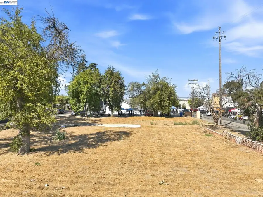 234 N Maple Ave, Manteca, CA 95336 - #2