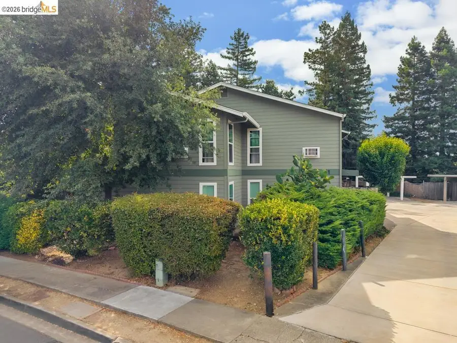 111 Virginia Hills Dr, Martinez, CA 94553 - #3