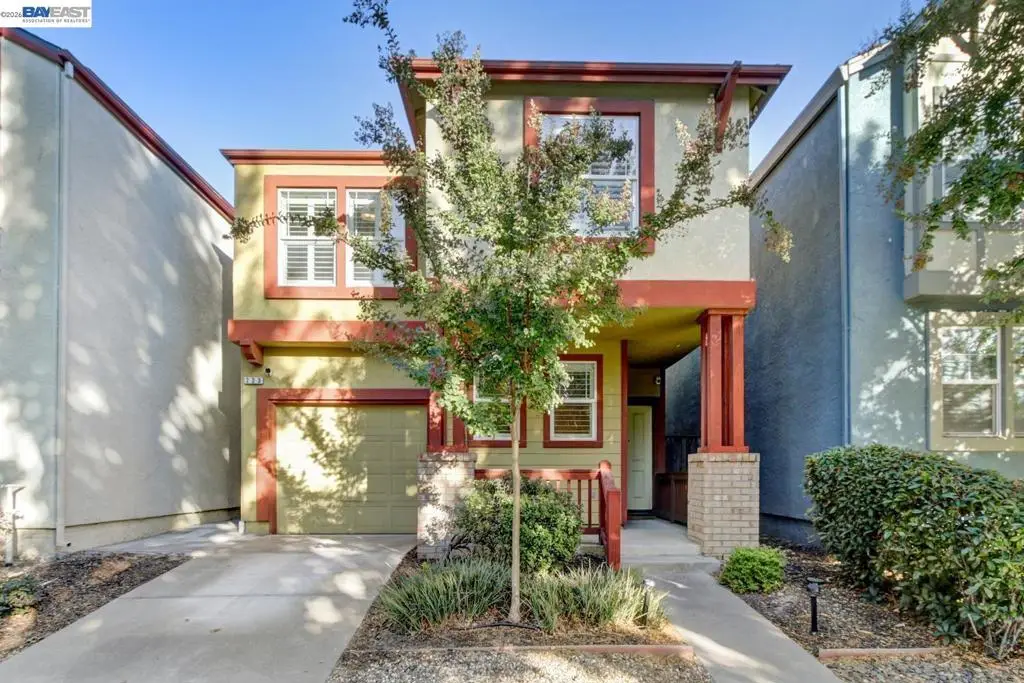 223 Washington Pl, West Sacramento, CA 95605 - #1
