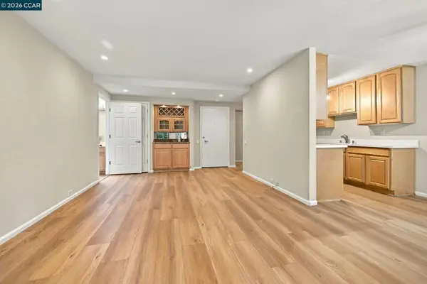 155 Sharene Ln #104, Walnut Creek, CA 94596