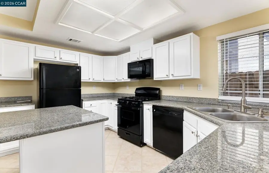 1054 Saint Raphael Dr, Bay Point, CA 94565 - #2