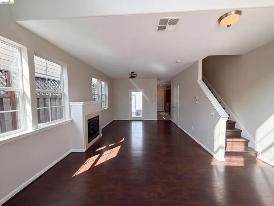 2560 N Village Dr, Santa Rosa, CA 95403 - #3