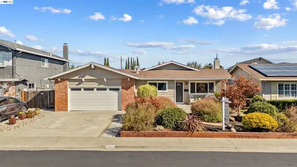 6933 Cedar Ln, Dublin, CA 94568