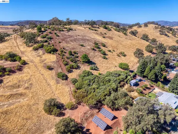 4384 Mountainview Dr, Lakeport, CA 95453