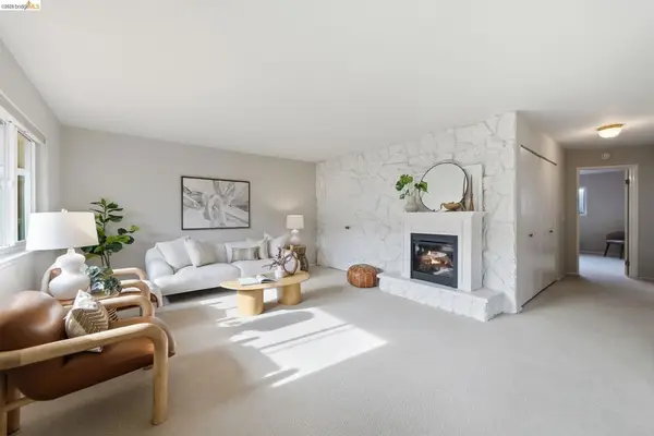 2133 Santa Clara Ave #206, Alameda, CA 94501