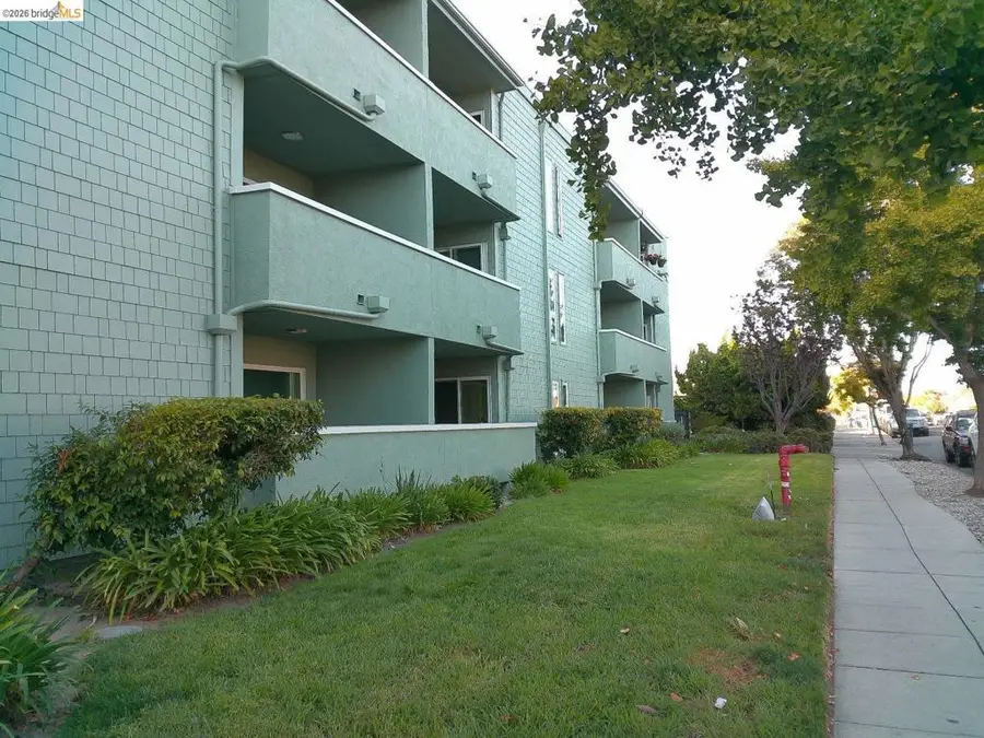 325 Kitty Hawk Rd #304, Alameda, CA 94501 - #3