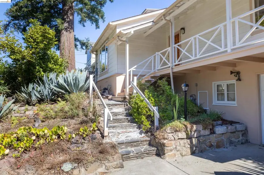 40 Harbord Ct, Oakland, CA 94618 - #2