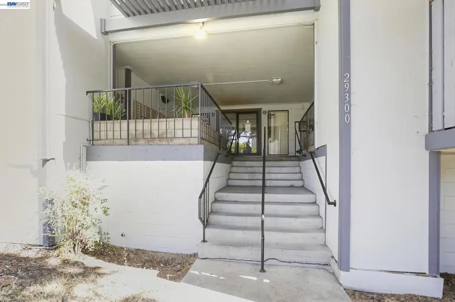 29300 Dixon St #101, Hayward, CA 94544 - #2