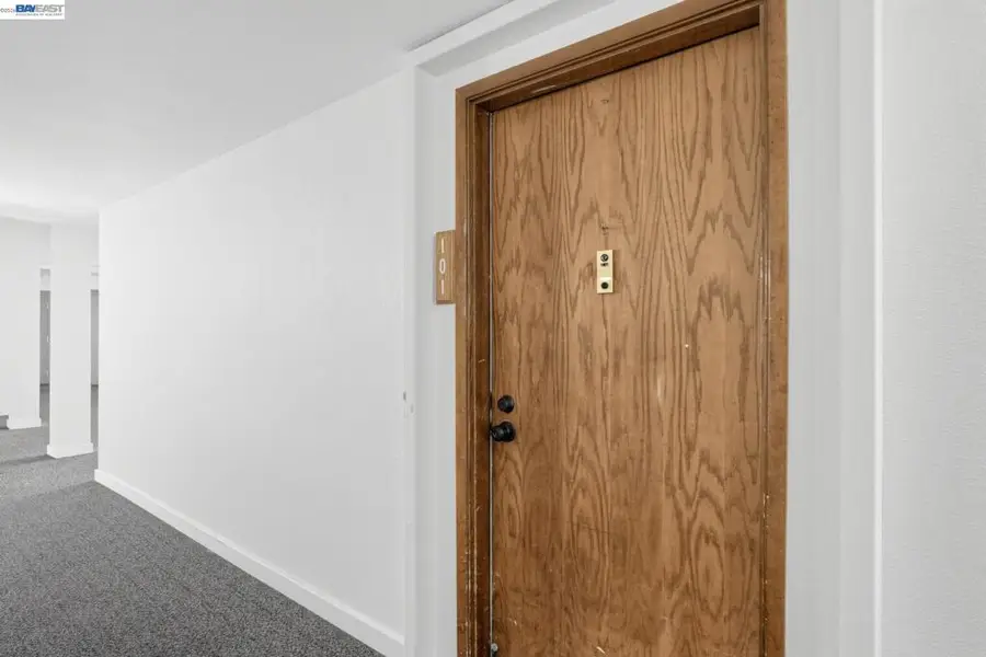 29300 Dixon St #101, Hayward, CA 94544 - #3