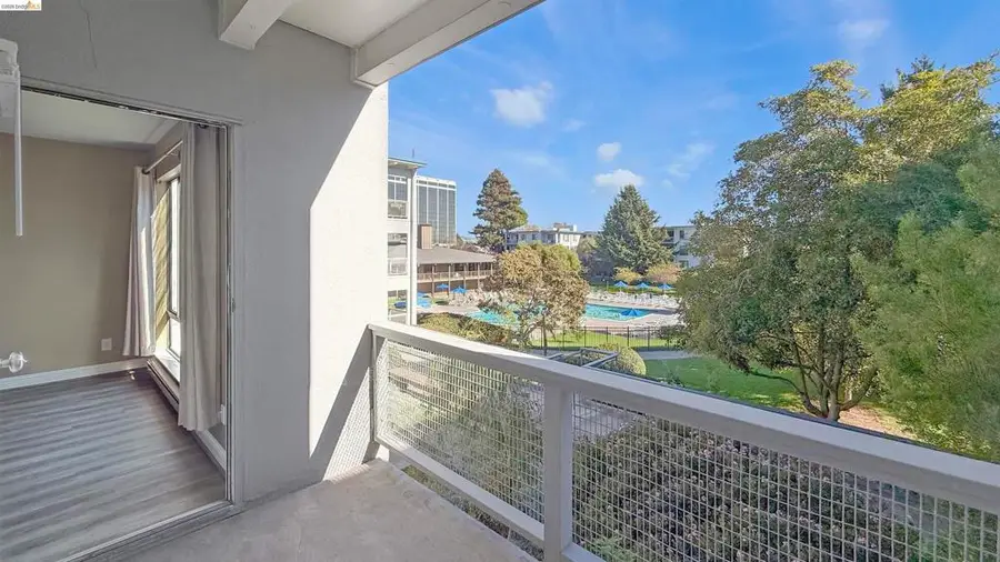 6 Commodore Drive #C341, Emeryville, CA 94608 - #3