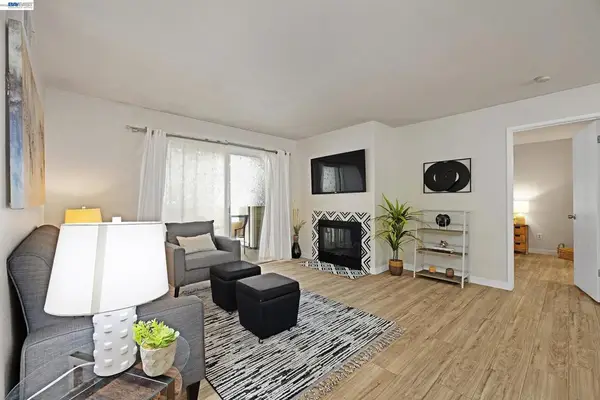 265 Reflections Dr #16, San Ramon, CA 94583