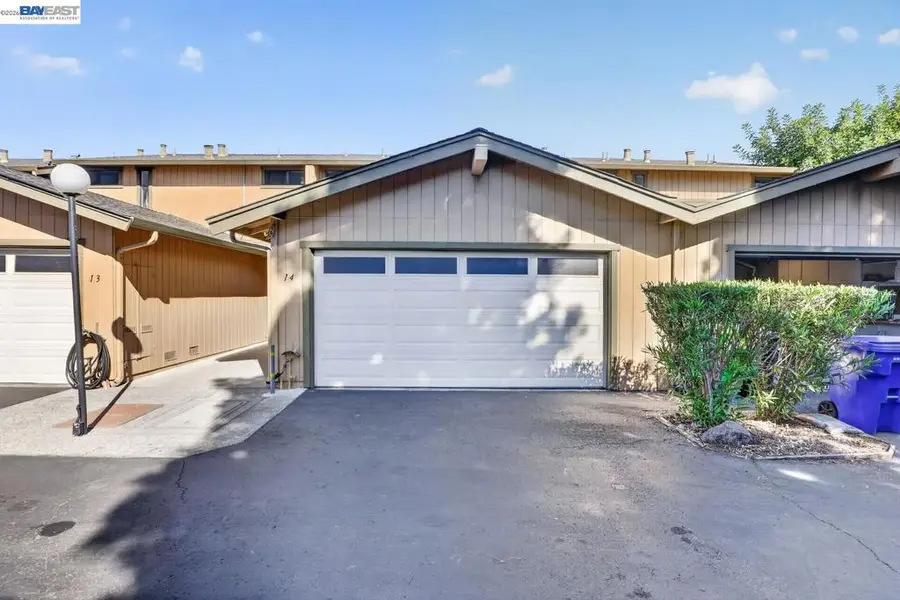 20111 W Ridge Ct, Castro Valley, CA 94546 - #2