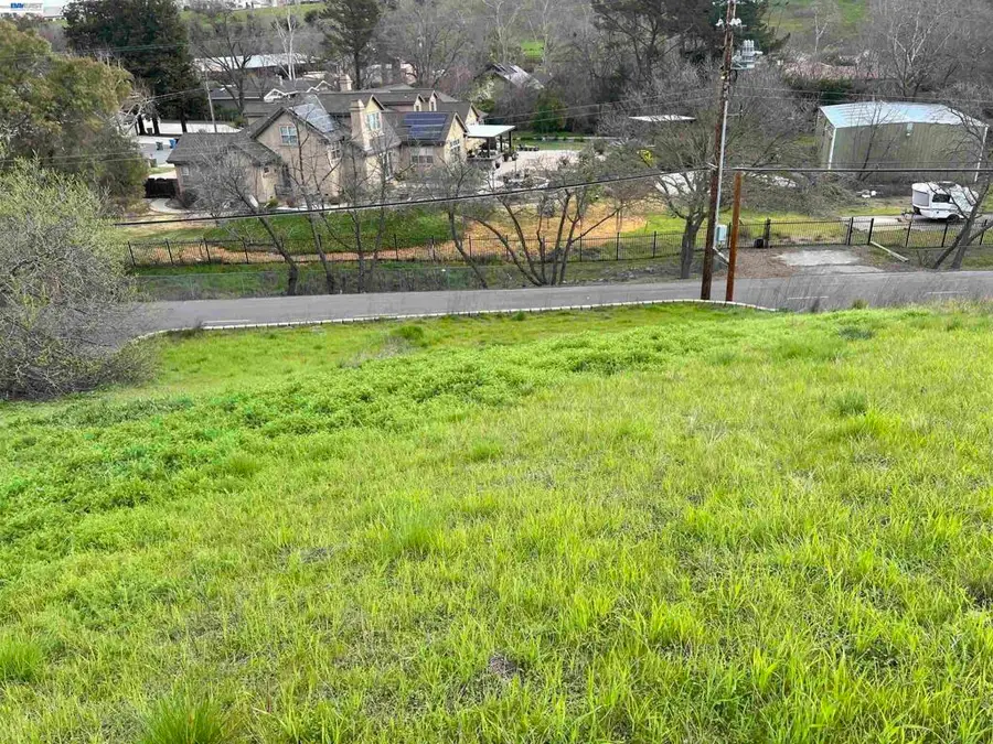 1388 Lawrence Rd, Danville, CA 94506 - #3