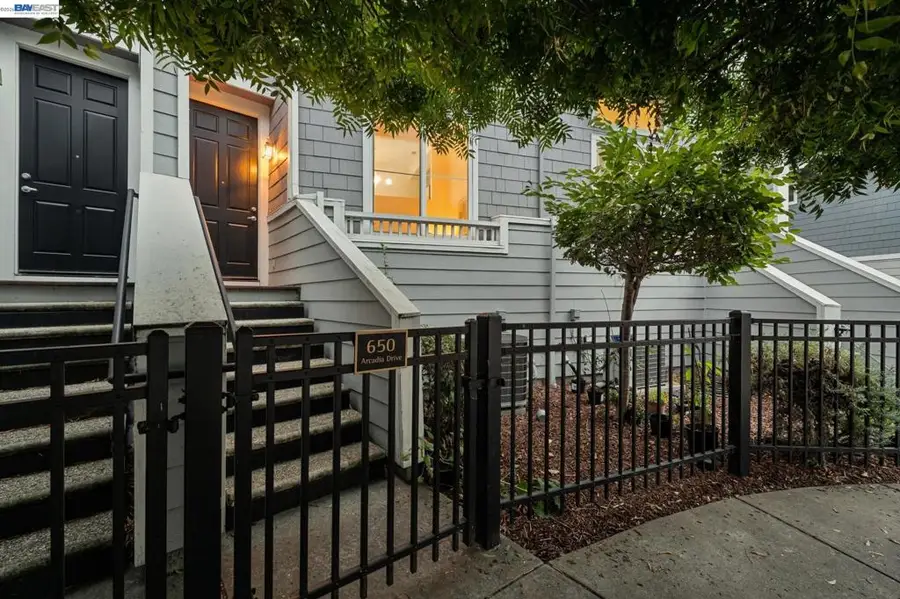 650 Arcadia Dr, Hayward, CA 94541 - #2
