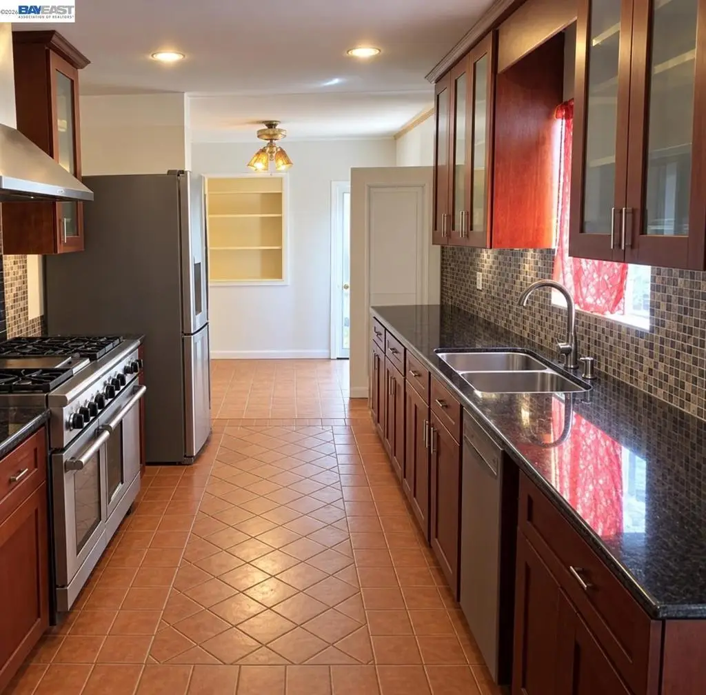 2080 East Ave, Hayward, CA 94541 - #1