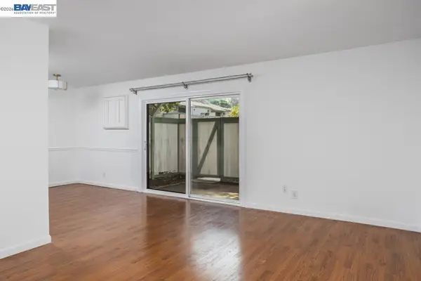 2890 Treat Blvd #40, Concord, CA 94518