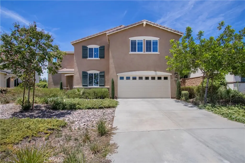 36067 Roaring Fork Drive, Winchester, CA 92596 - Image #1
