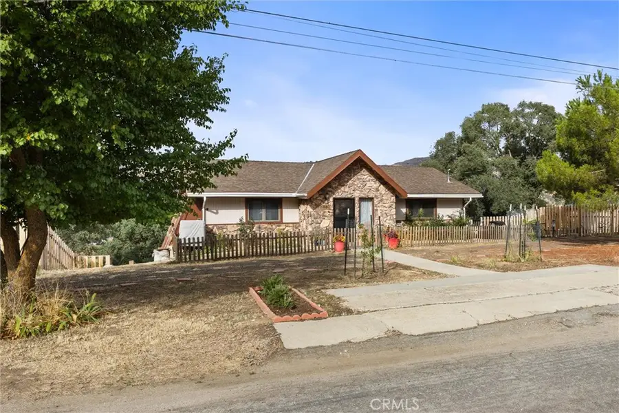 22801 Fran Drive, Tehachapi, CA 93561 - Image #2