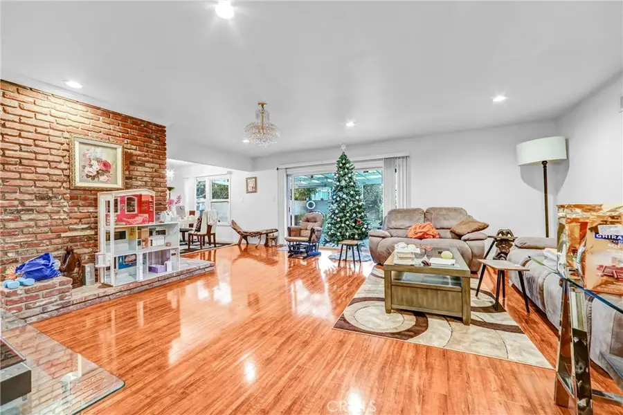 19831 Gresham, Northridge, CA 91324 - Image #3