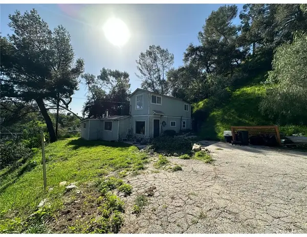 12211 Forest Trail, Sylmar, CA 91342