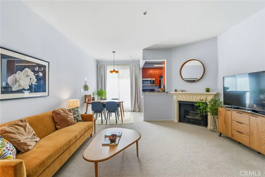620 S Gramercy Place #211, Los Angeles, CA 90005 - #1