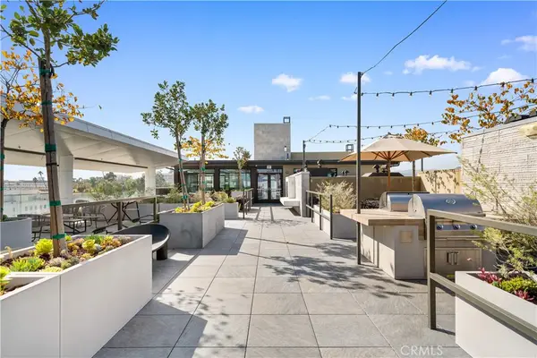 709 E Walnut Street #220, Pasadena, CA 91101