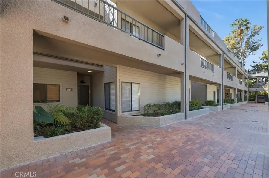 1310 E Orange Grove #102, Pasadena, CA 91104 - #2