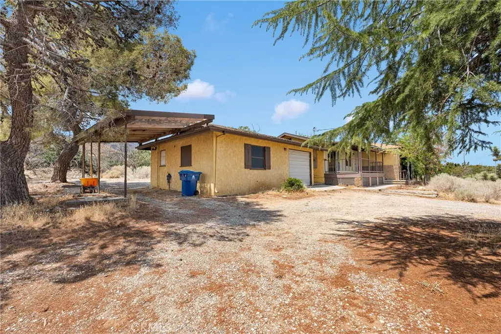 555 Mesquite Road, Pinon Hills, CA 92372 - Image #1