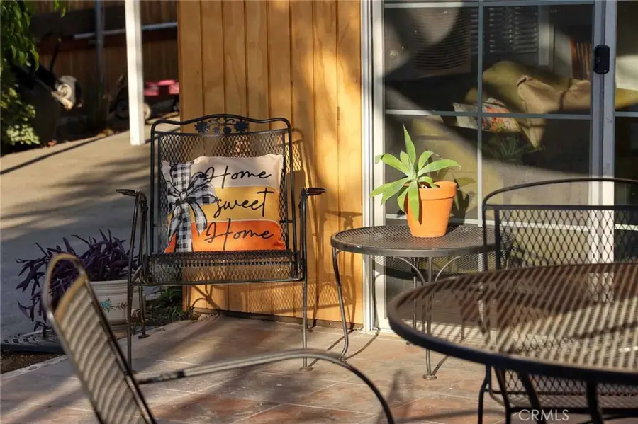 11034 Scoville Avenue, Sunland, CA 91040 - Image #2