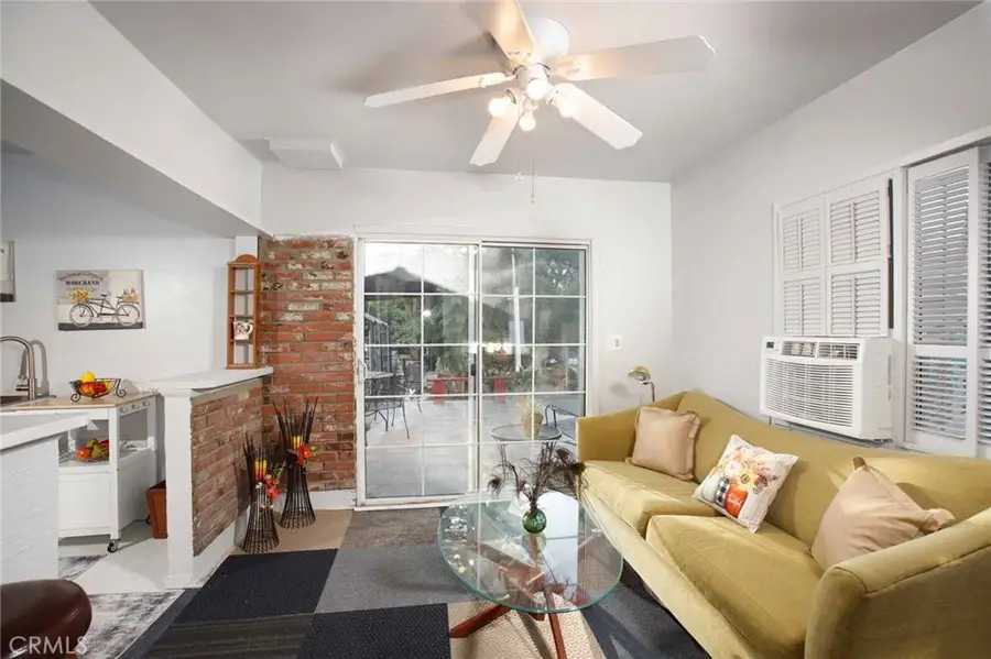 11034 Scoville Avenue, Sunland, CA 91040 - Image #3