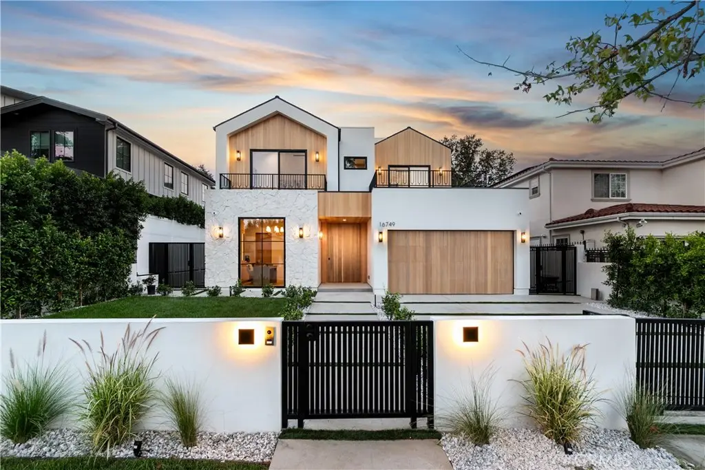 16749 Addison, Encino, CA 91436 - Image #1