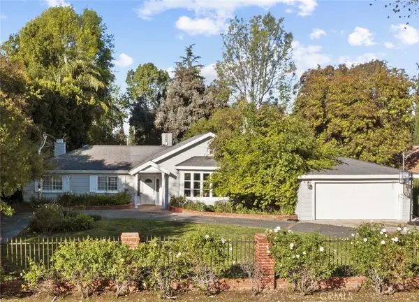 23051 Oxnard Street, Woodland Hills, CA 91367