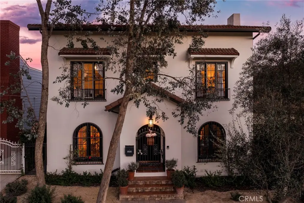 898 S Victoria, Los Angeles, CA 90005 - #1