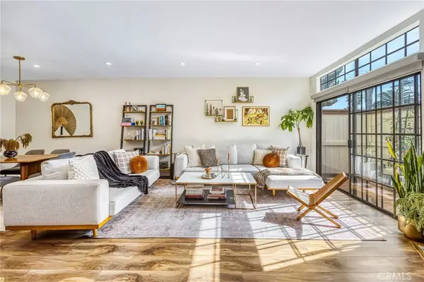 4374 Ventura Canyon #6, Sherman Oaks, CA 91423